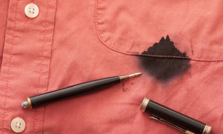 Ampuh! Cara Menghilangkan Noda Pulpen di Baju