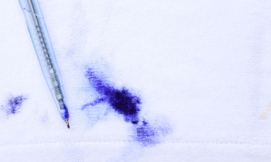 Apakah Tinta Pulpen Bisa Hilang di Baju? Cek Penjelasannya di Sini!