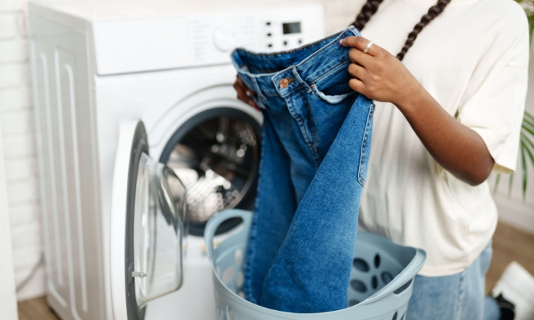 Ternyata, Begini Cara Mencuci Jeans Agar Tidak Luntur