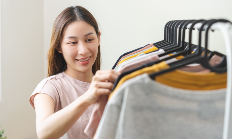 Apa Itu Baju Thrift dan Gimana Cara Cucinya?