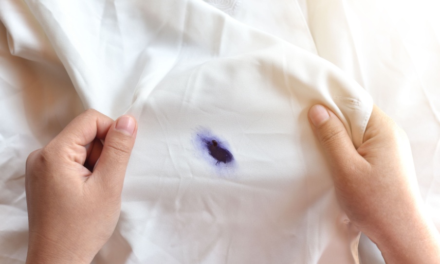 7 Cara Menghilangkan Noda Tinta yang Sudah Kering di Baju